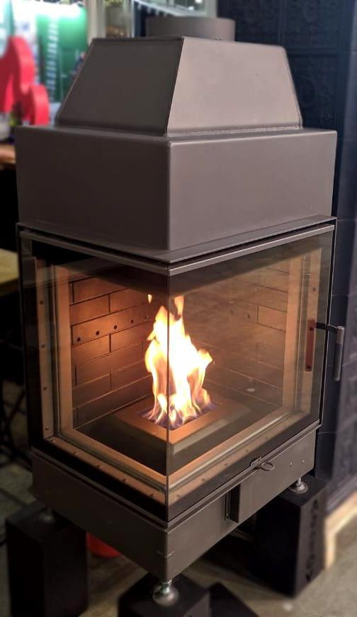 Каминная топка Астов К2С 700 стекло слева, футеровка из жаропрочной стали, колосниковое горение Каминная топка Астов К2С 700 стекло слева, футеровка из жаропрочной стали, колосниковое горение